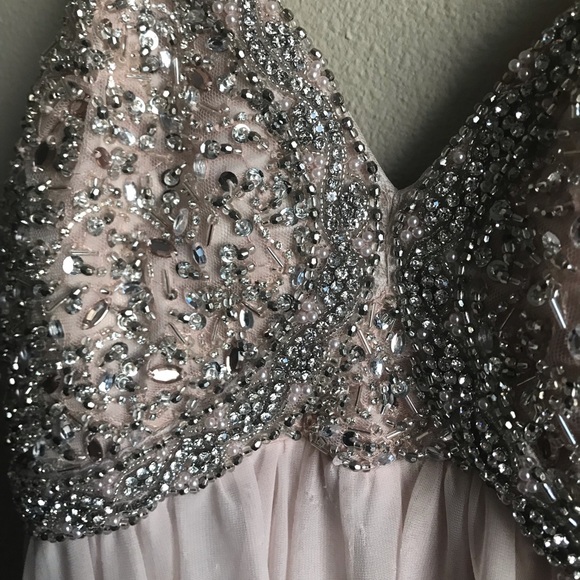 Prom dress!! - Picture 3 of 6